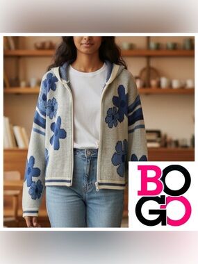 Witty Fox Blue Floral Zip Hoodie Sweater - Women size med